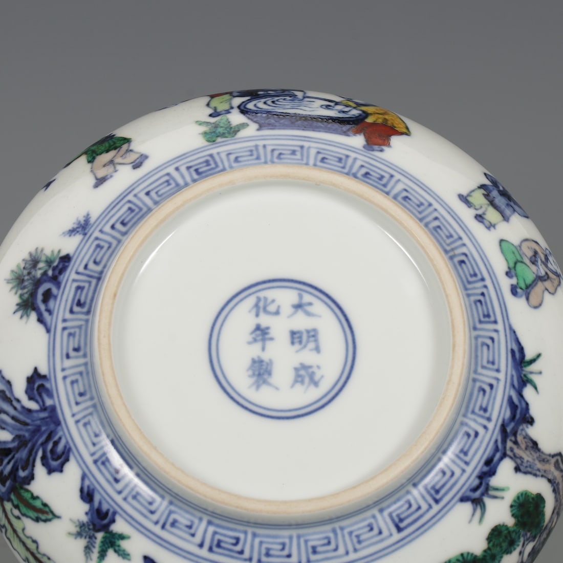 A Exquisite Doucai Figures Pattern Jar - 9
