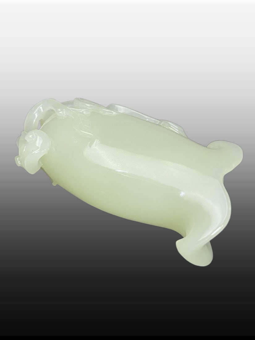 A Exquisite Hotan Jade Vase - 3