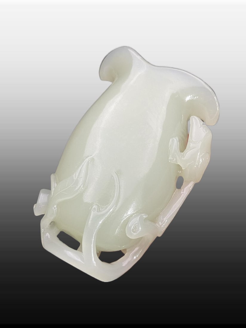 A Exquisite Hotan Jade Vase - 5
