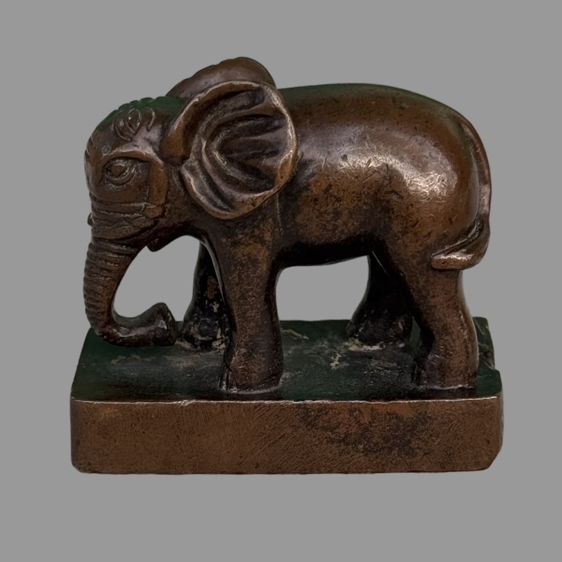A Exquisite Coppery Elephant Seal: A Exquisite Coppery Elephant Seal,Ming Dynasty, China,Size:2.2inx1.1inx1.9in,Weight:270g 红铜象印章,中国明代