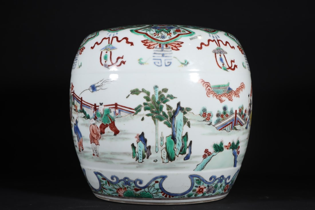 A Exquisite Wucai Figures Pattern Stool - 4