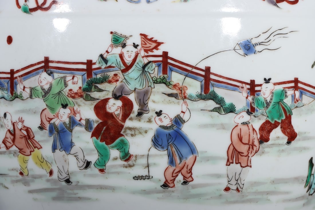 A Exquisite Wucai Figures Pattern Stool - 6