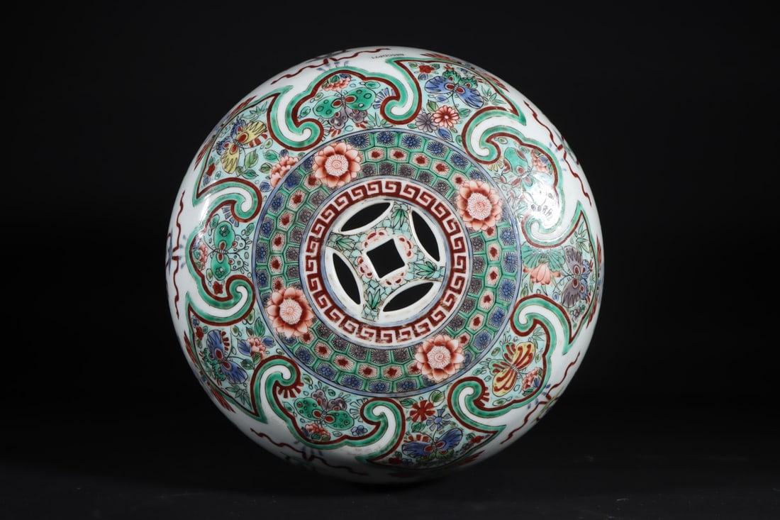 A Exquisite Wucai Figures Pattern Stool - 8