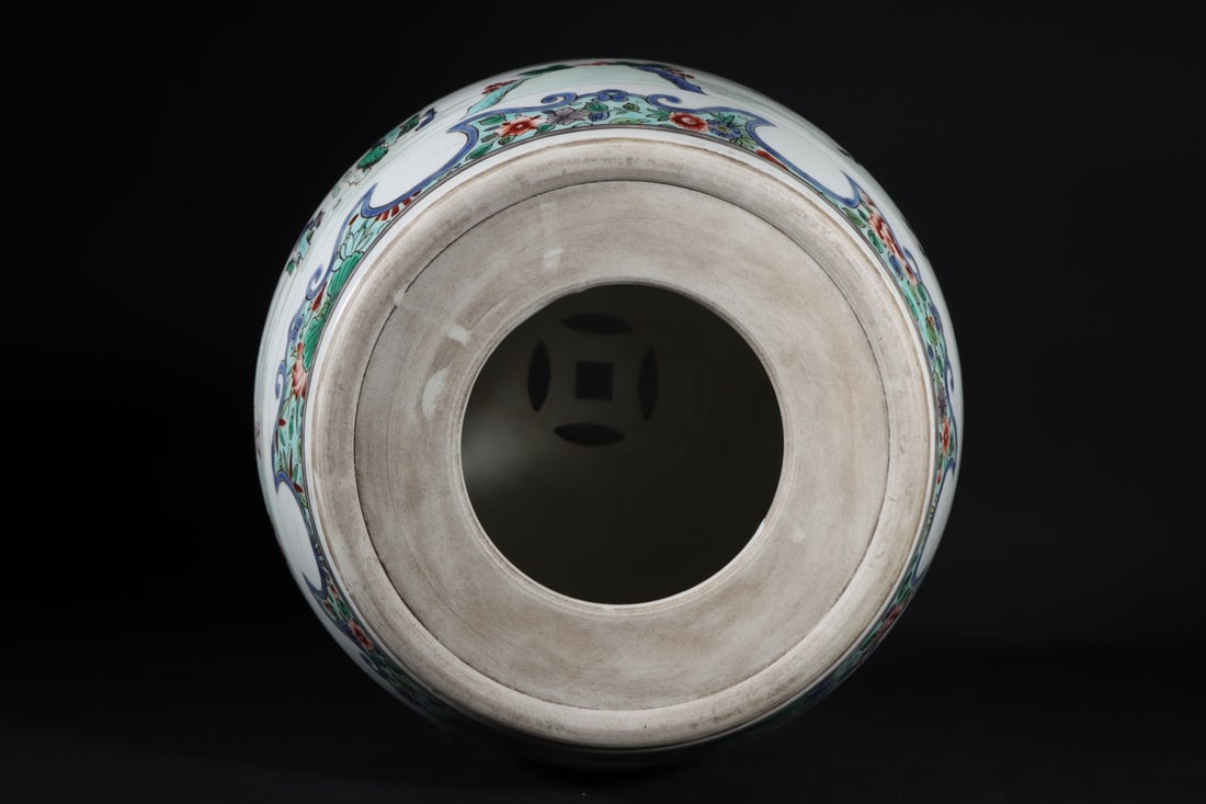 A Exquisite Wucai Figures Pattern Stool - 9