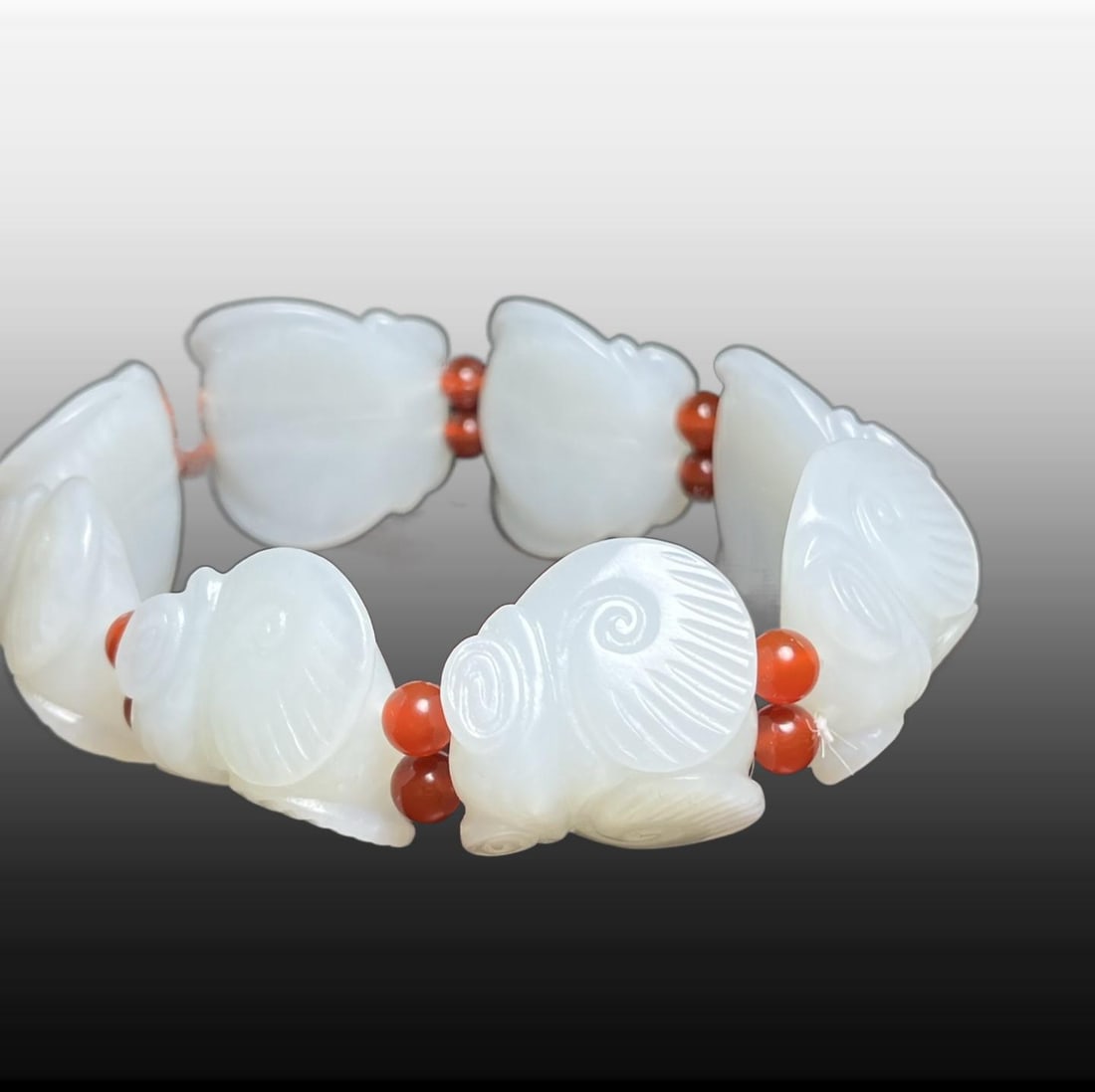 A Exquisite Hotan Jade Bracelets: A Exquisite Hotan Jade Bracelets,Qing Dynasty, China,Size:1.2inx0.6inx1.1in,Weight:121g 和田玉手链,中国清代