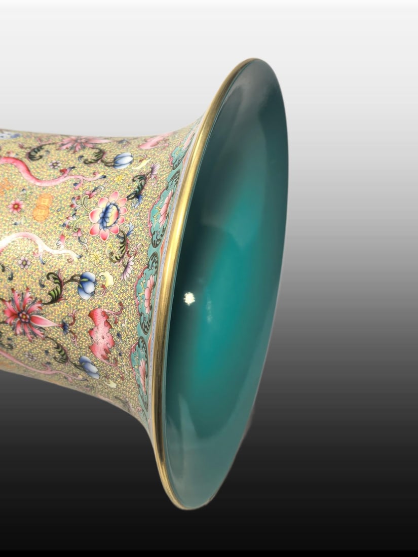 A Exquisite Enamel Landscape Pattern Vase - 4