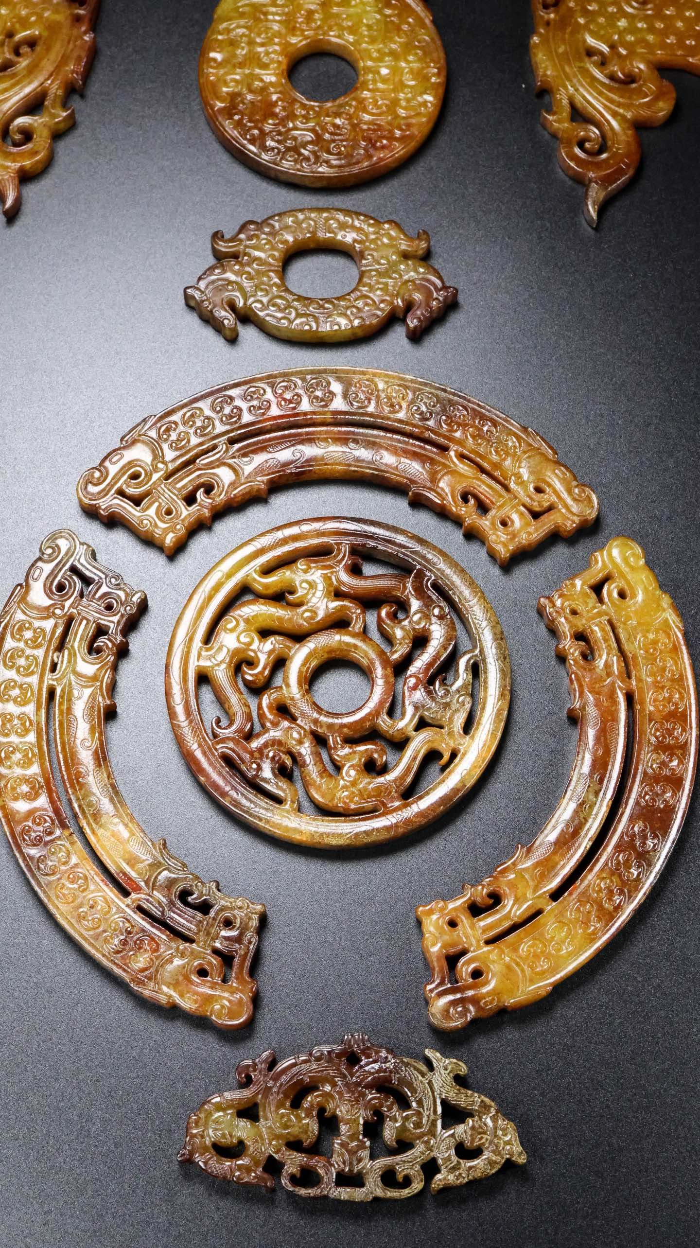 A Set of Exquisite Hotan Jade Bi - 5