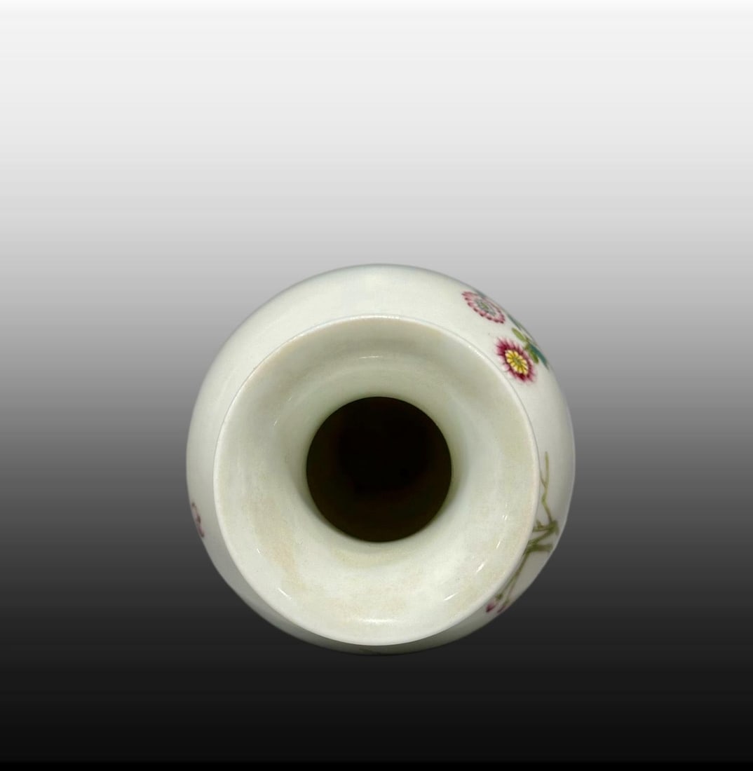 A Exquisite Enamel Fowl Pattern Vase - 6