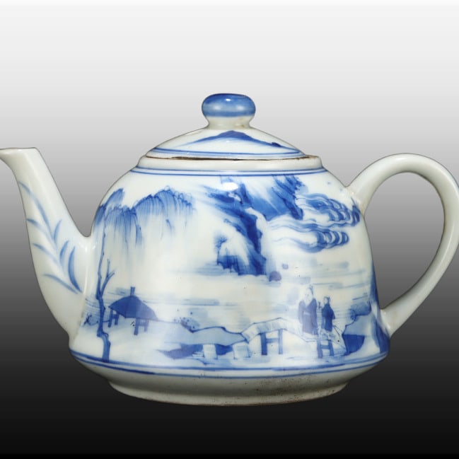 A Exquisite Blue and White Landscape Pattern Ewer: A Exquisite Blue and White Landscape Pattern Ewer,Republic of China,With Mark,Size:3.1inx5.1in 青花山水纹壶,民国,带款
