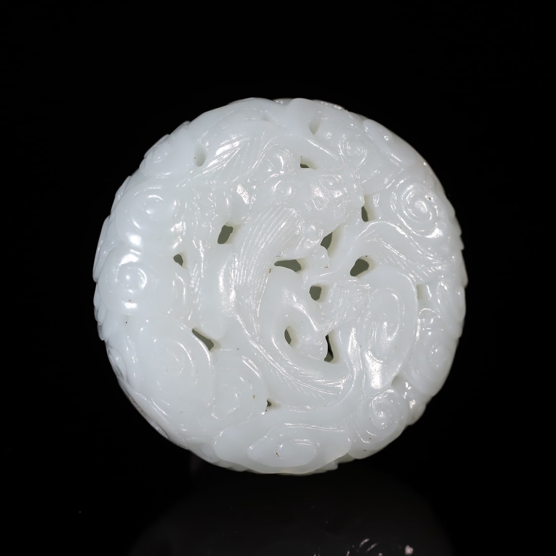 A Exquisite Hotan Jade Dragon Sachet - 2