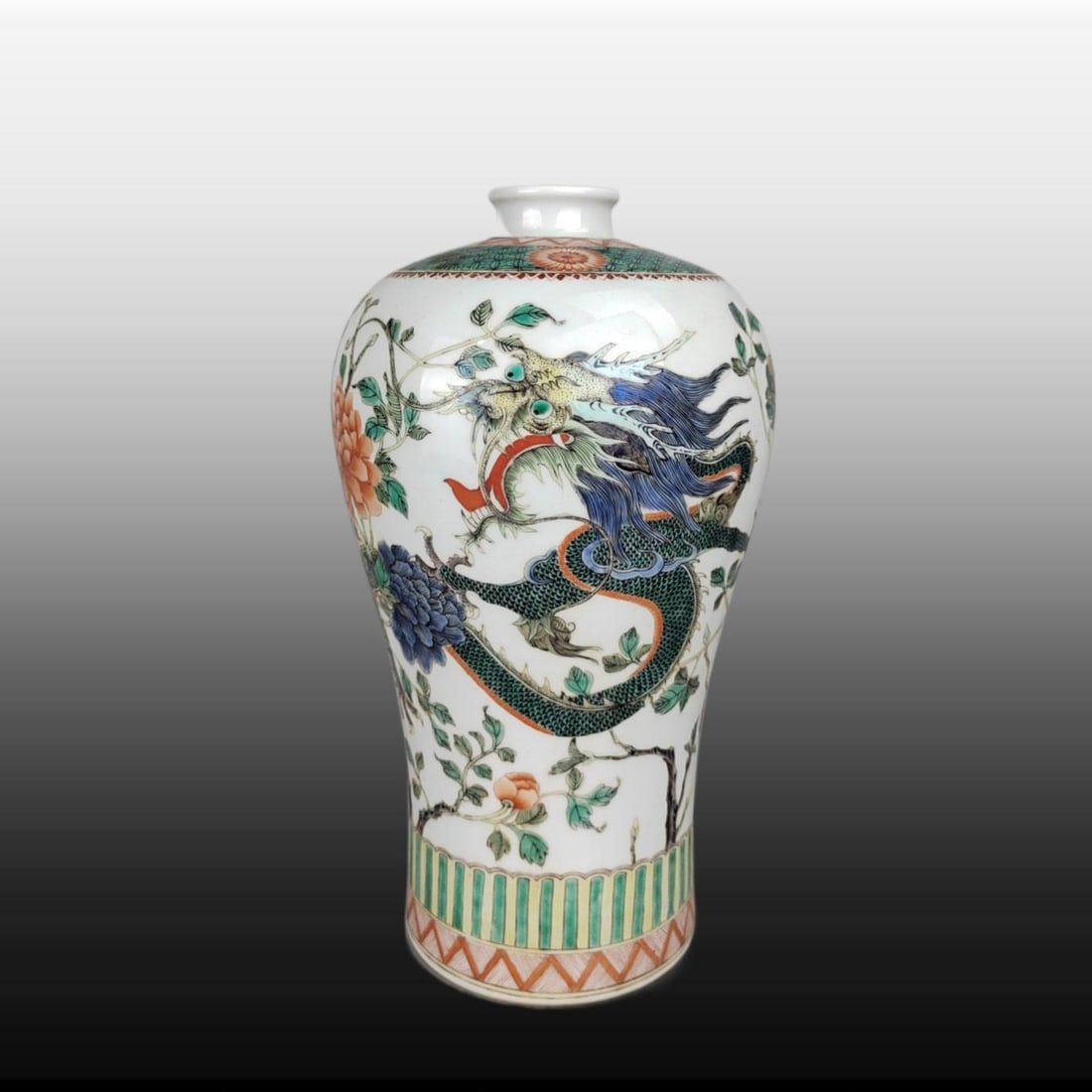 Wucai Dragon and Phoenix Pattern Vase: Wucai Dragon and Phoenix Pattern Vase,Qing Dynasty, China,Kangxi Six-character Mark,Size:13inx7.4in 五彩龙凤纹瓶,中国清代,康熙&#