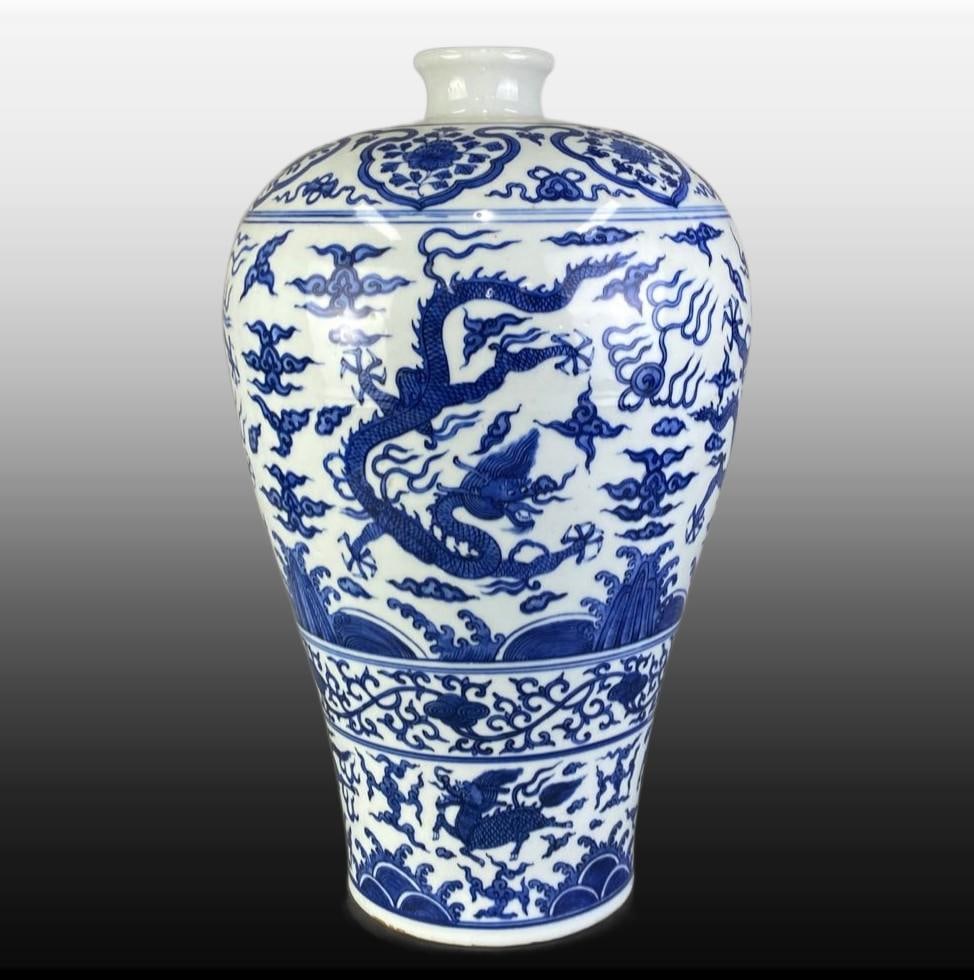 Blue and White Seawater Pattern Dragon Pattern Vase - 2