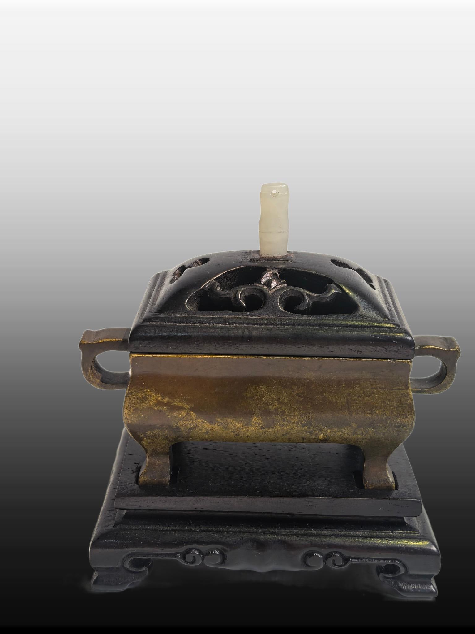 A Exquisite Coppery Double-Ears Four-legs Censer: A Exquisite Coppery Double-Ears Four-legs Censer,Qing Dynasty, China,Yongzheng Six-character Mark,Size:3.7inx1.8inx2.8in,Weight:266g