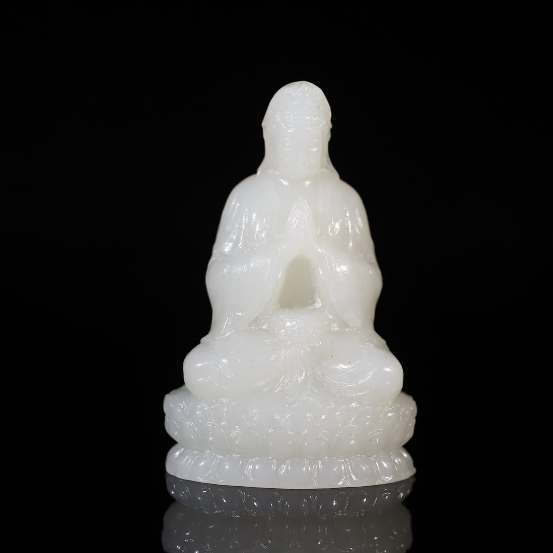 A Exquisite Hotan Jade Buddha statue Ornament: A Exquisite Hotan Jade Buddha statue Ornament,Qing Dynasty, China,Size:1.5inx0.9inx2.4in 和田玉佛像摆件,中国清代