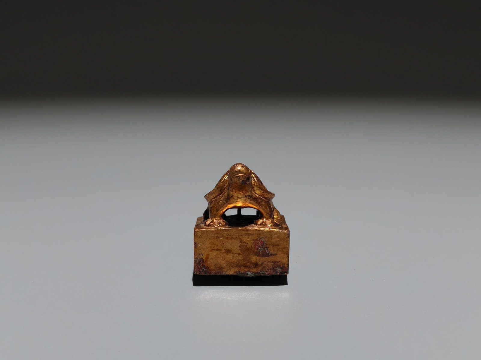 A Exquisite Gilt Bronze Turtle Seal - 3