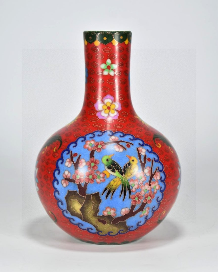 A Exquisite Enamel Cloisonne Flower and Bird Pattern Vase: A Exquisite Enamel Cloisonne Flower and Bird Pattern Vase,Ming Dynasty, China,Chenghua Six-character Mark,Size:8.7inx6.7in