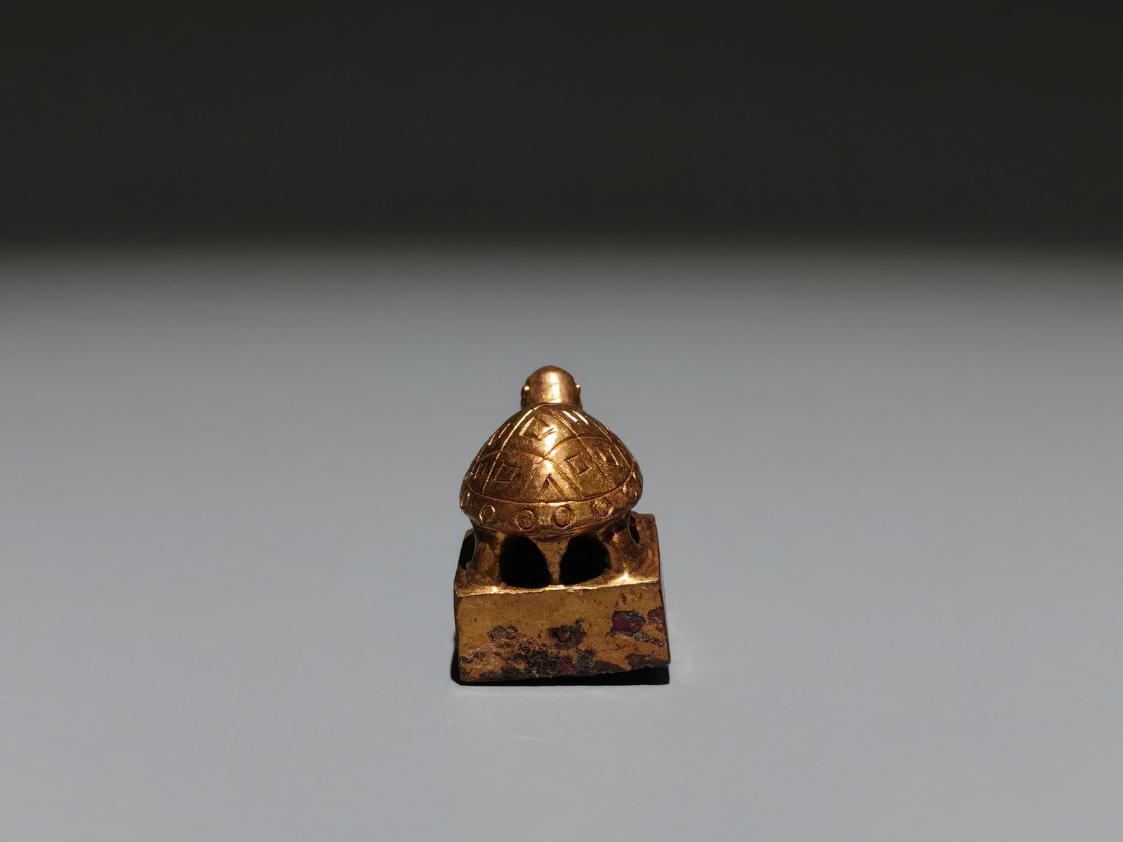 A Exquisite Gilt Bronze Turtle Seal - 7