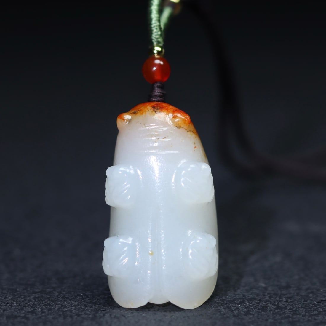 A Exquisite Hotan Jade Cicada: A Exquisite Hotan Jade Cicada,Qing Dynasty, China,Size:1.4inx0.7inx0.5in ,Weight:17.5g 和田玉蝉,中国清代