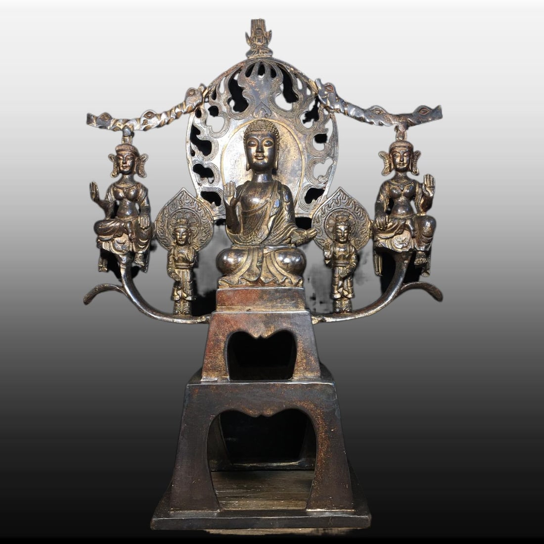 A Exquisite Copper Buddha Statue Ornament: A Exquisite Copper Buddha Statue Ornament,Northern Wei Dynasty,Size:11.4inx5.5in,Weight:3440g 铜佛像摆件,北魏