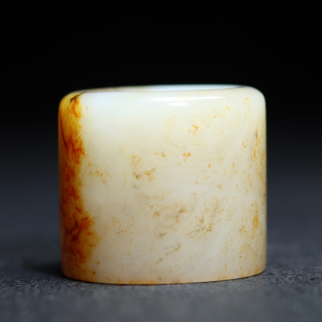A Exquisite Hotan Jade Thumb Ring - 2