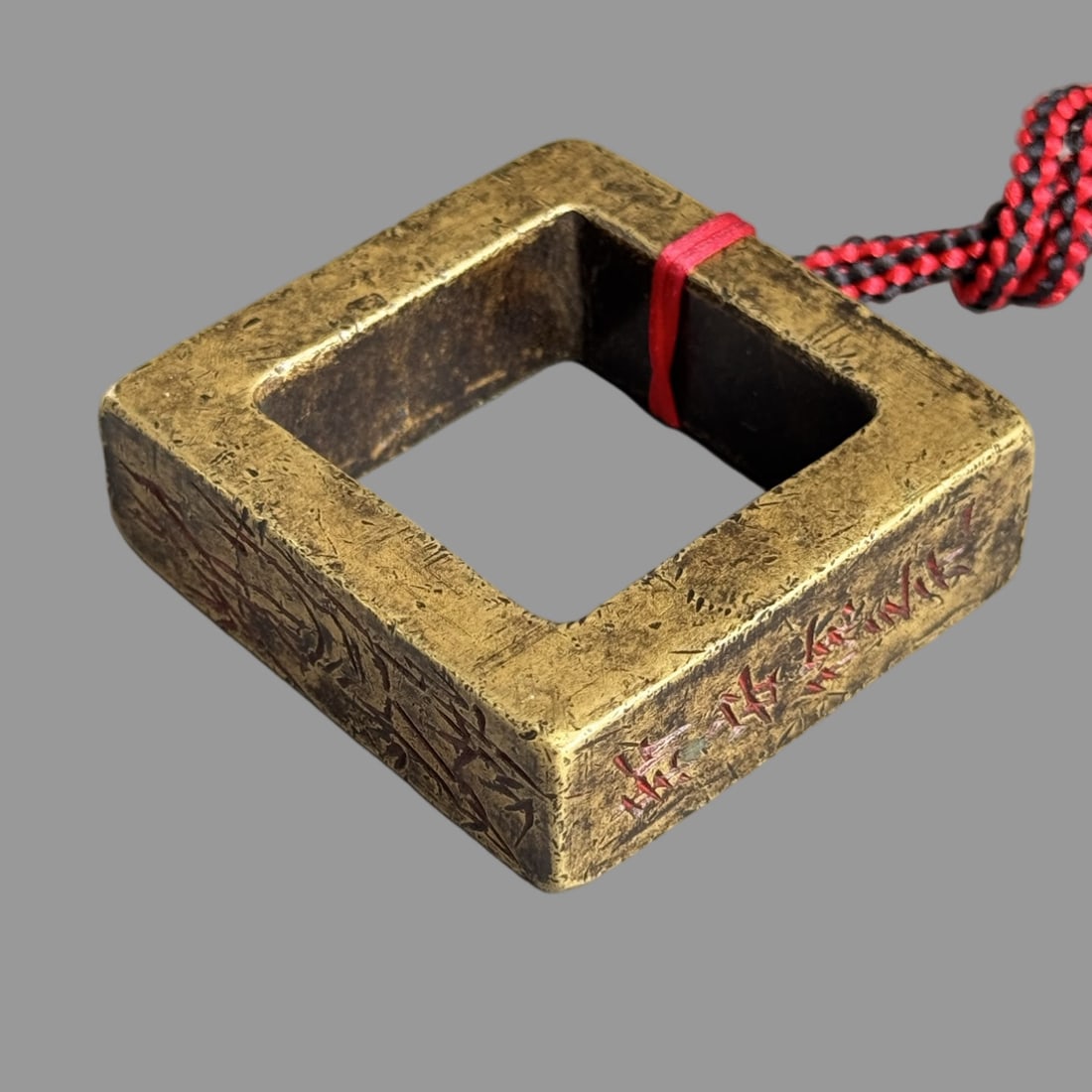 A Exquisite Copper Seal: A Exquisite Copper Seal,Qing Dynasty, China,Size:1.9inx0.8inx1.4in,Weight:261g 铜制印章,中国清代