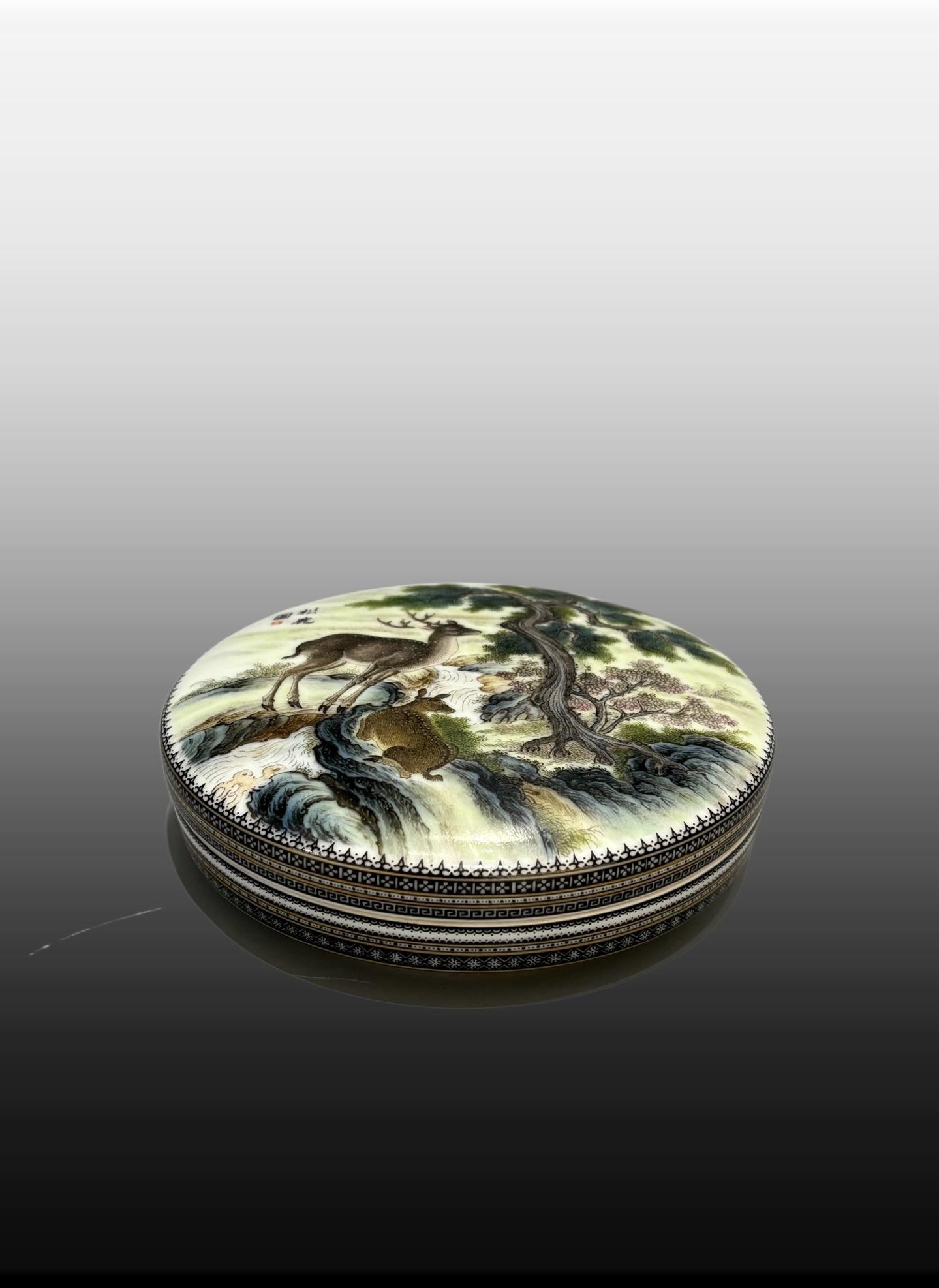 A Exquisite Famille-Rose Pine and Deer Pattern Box: A Exquisite Famille-Rose Pine and Deer Pattern Box,Qing Dynasty, China,Qianlong Four-character Mark,Size:1.6inx4.8in