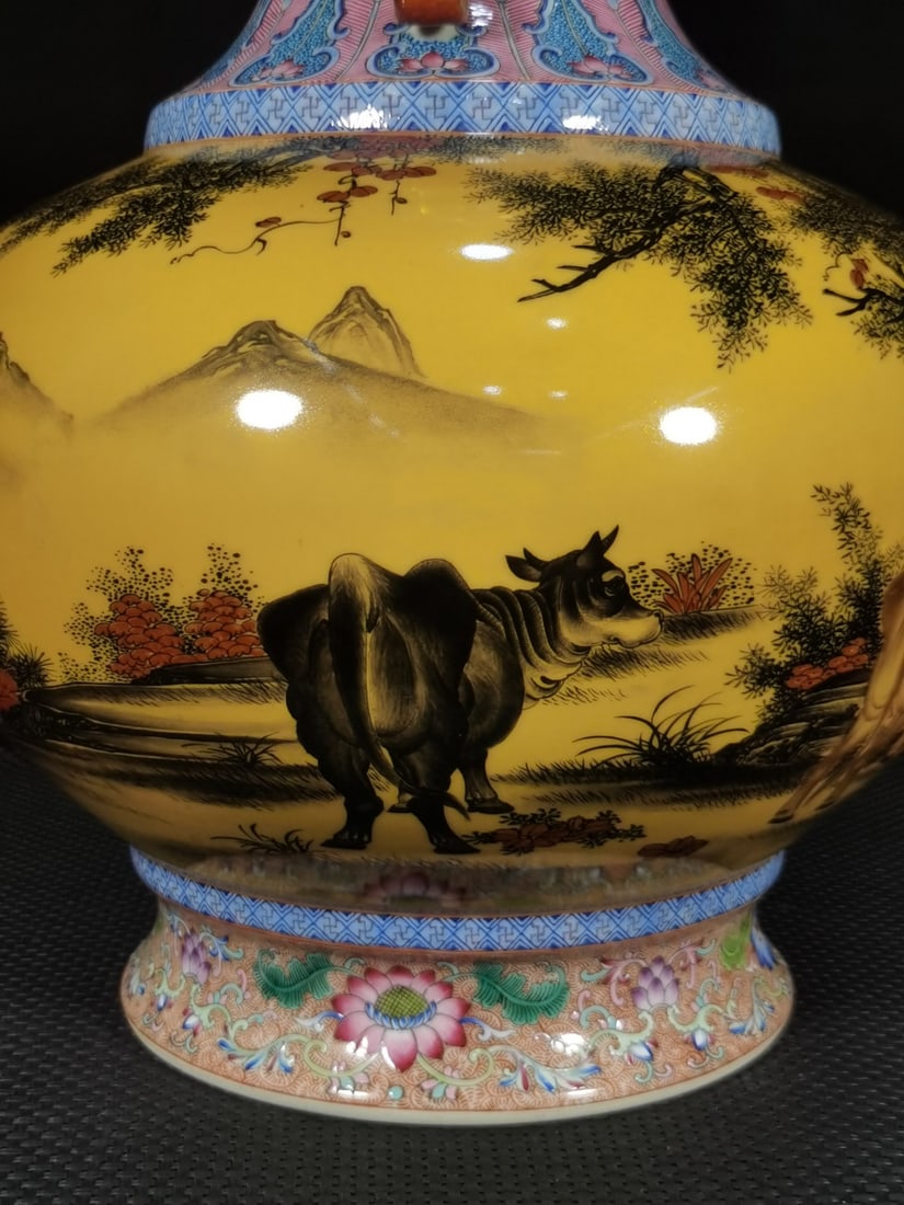 A Exquisite Enamel Buffalo Pattern Double-Ears Vase - 3