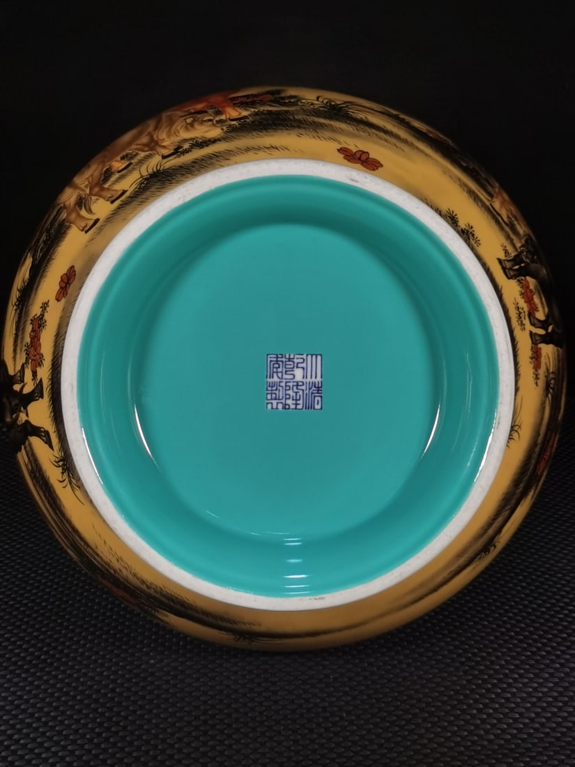 A Exquisite Enamel Buffalo Pattern Double-Ears Vase - 9
