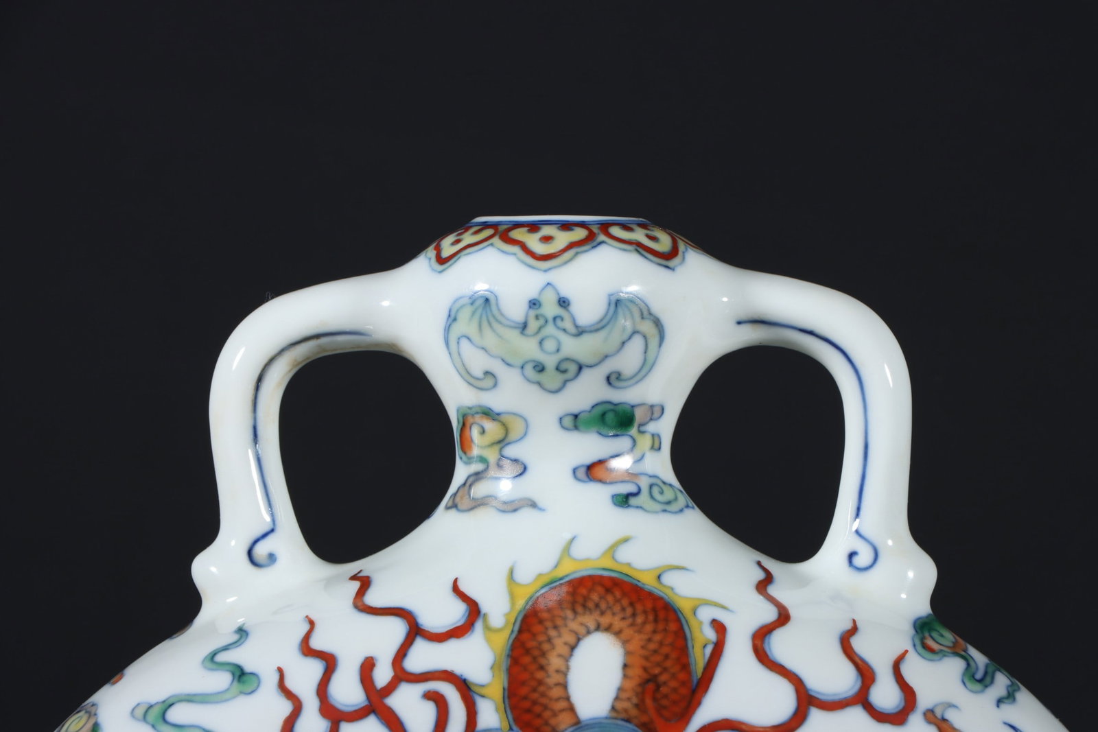 A Exquisite Doucai Seawater Pattern Dragon Pattern Vase - 2
