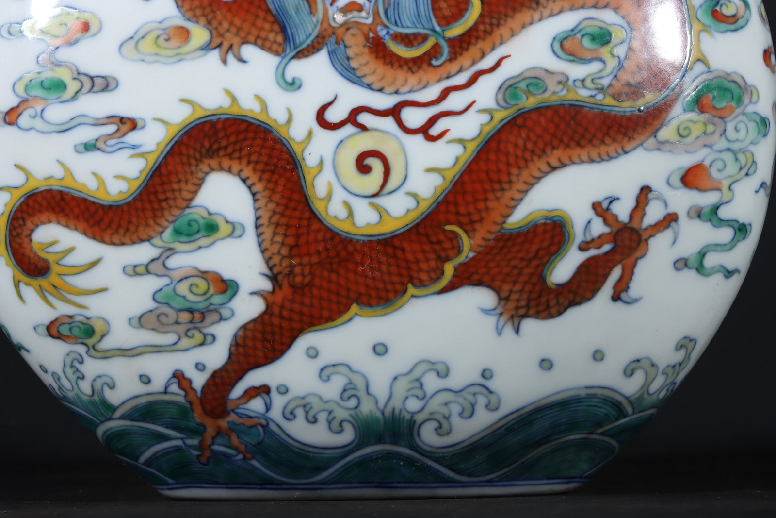 A Exquisite Doucai Seawater Pattern Dragon Pattern Vase - 4
