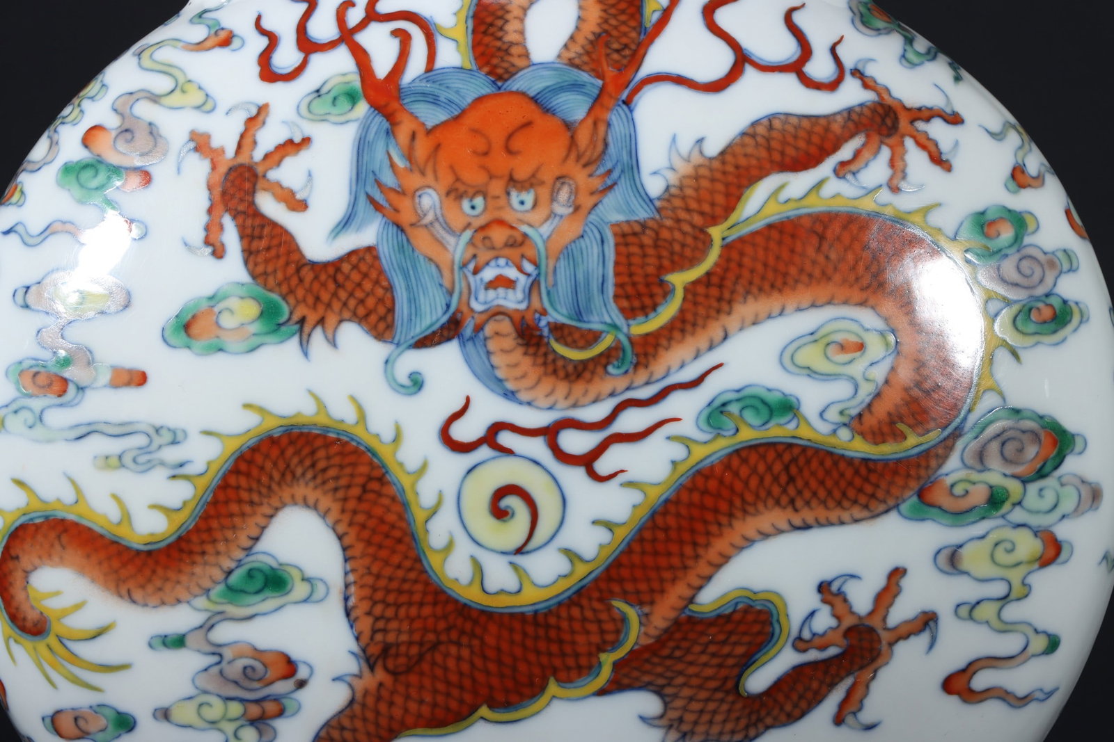 A Exquisite Doucai Seawater Pattern Dragon Pattern Vase - 7
