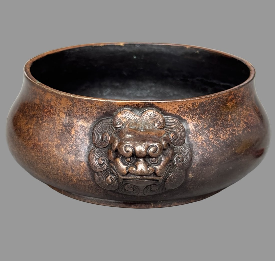 A Exquisite Copper Lion-Ears Censer: A Exquisite Copper Lion-Ears Censer,Ming Dynasty, China,Xuande Six-character Mark,Size:4.8in,Weight:1230g 铜狮耳香炉,中国明代,宣德