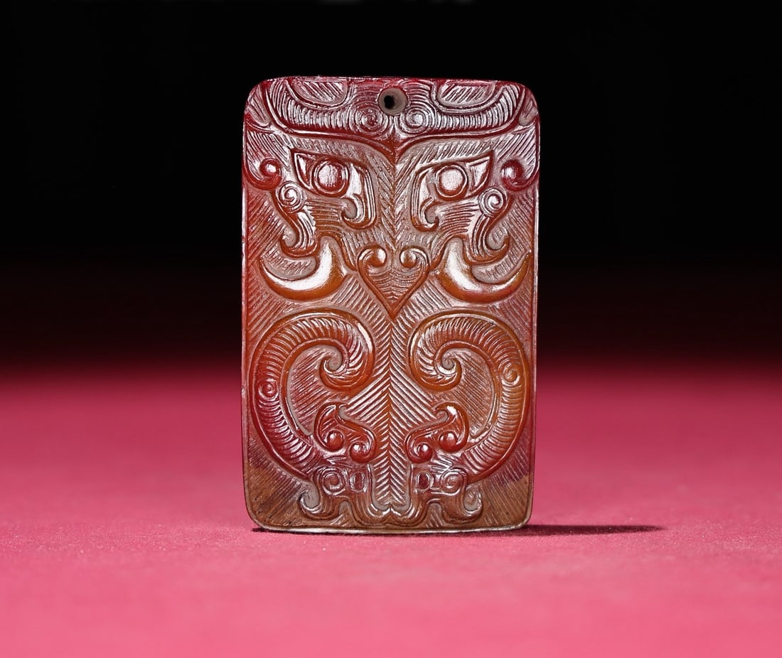 A Exquisite Hetian Jade Elephant Head Brand: A Exquisite Hetian Jade Elephant Head Brand,Han Dynasty, China,Size:2.8inx1.8inx0.4in,Weight:70g 和田玉象首牌,中国汉代