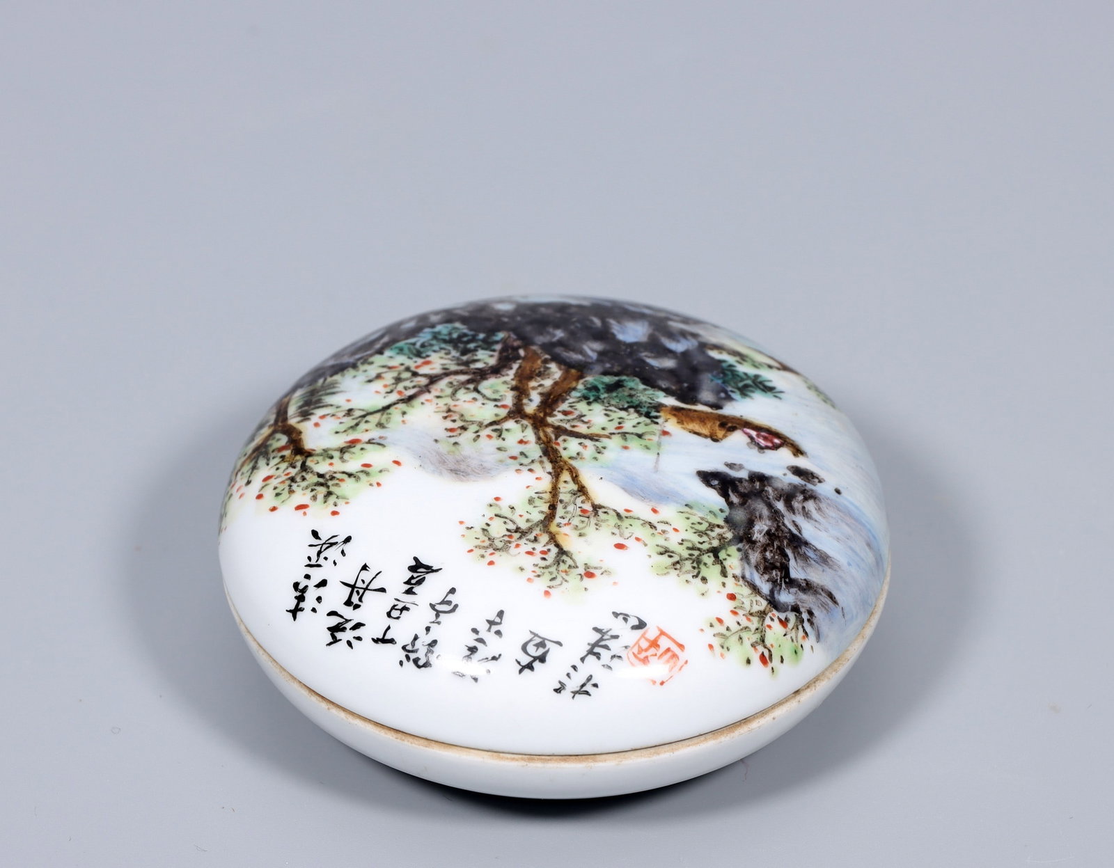 A Exquisite Famille-Rose Landscape Pattern Box - 3