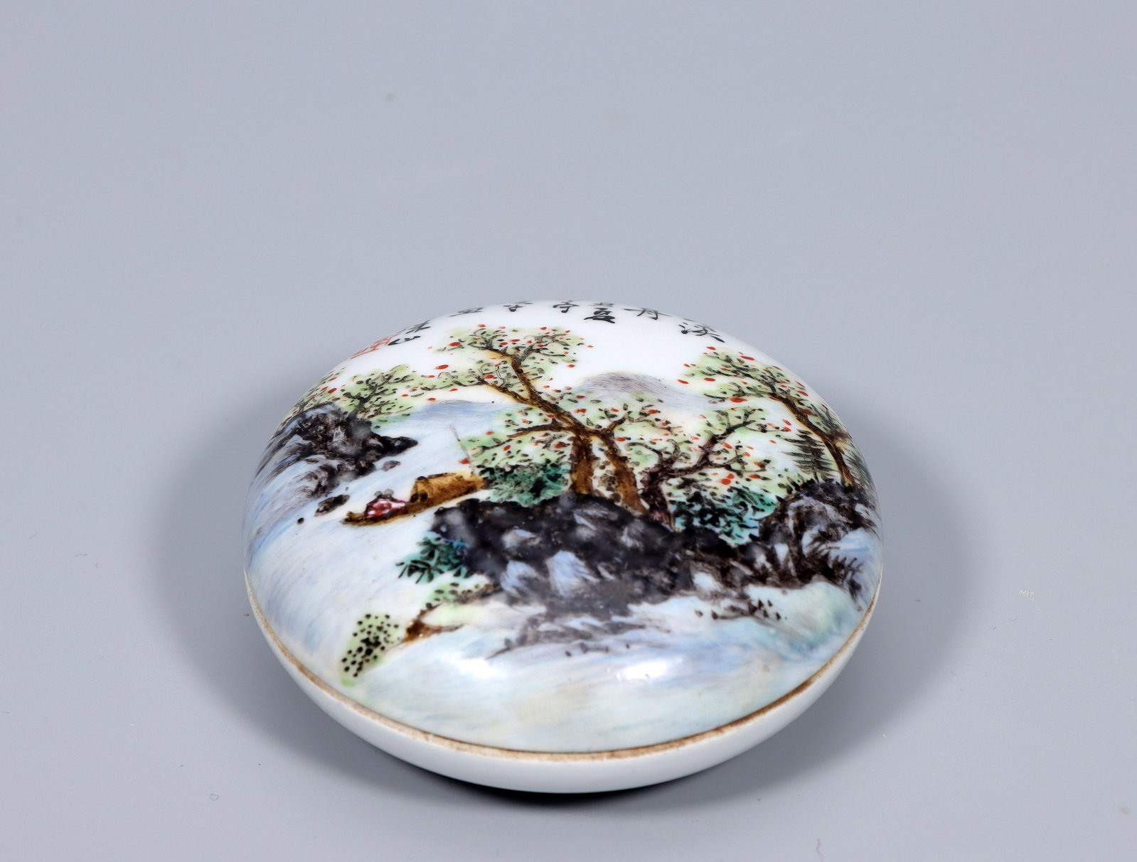 A Exquisite Famille-Rose Landscape Pattern Box - 8