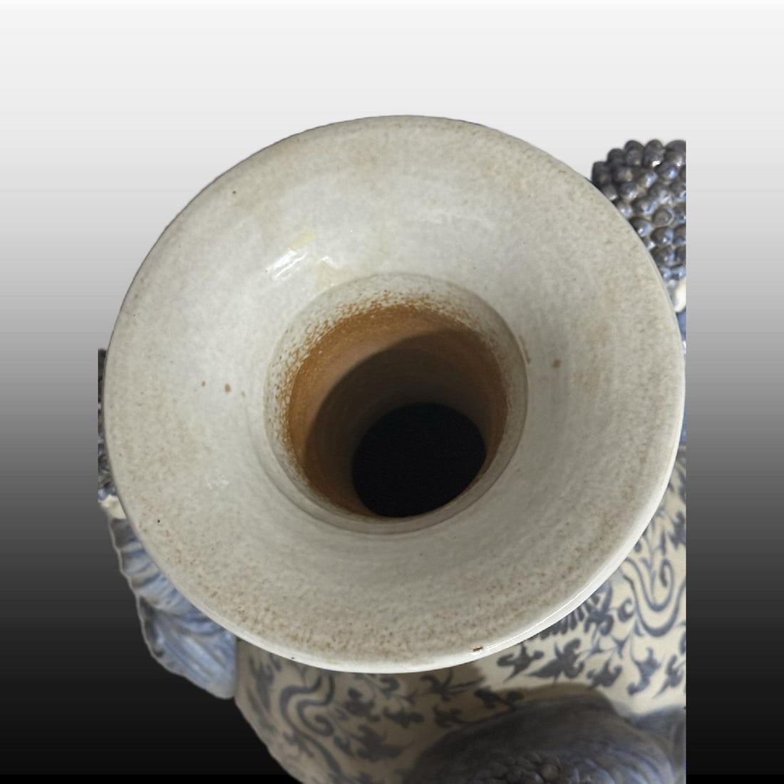 A Exquisite Blue and White Buddha statue Pattern Vase - 3