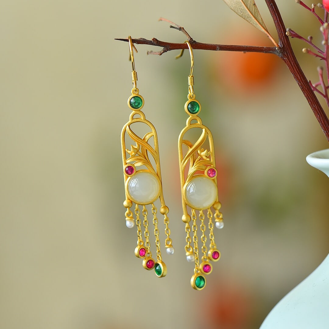 A pair of Exquisite Silver-Inlaid Hotan Jade Multiple Treasures Earring: A pair of Exquisite Silver-Inlaid Hotan Jade Multiple Treasures Earring,Size:0.3inx0.3in 一对银镶嵌和田玉多宝耳坠