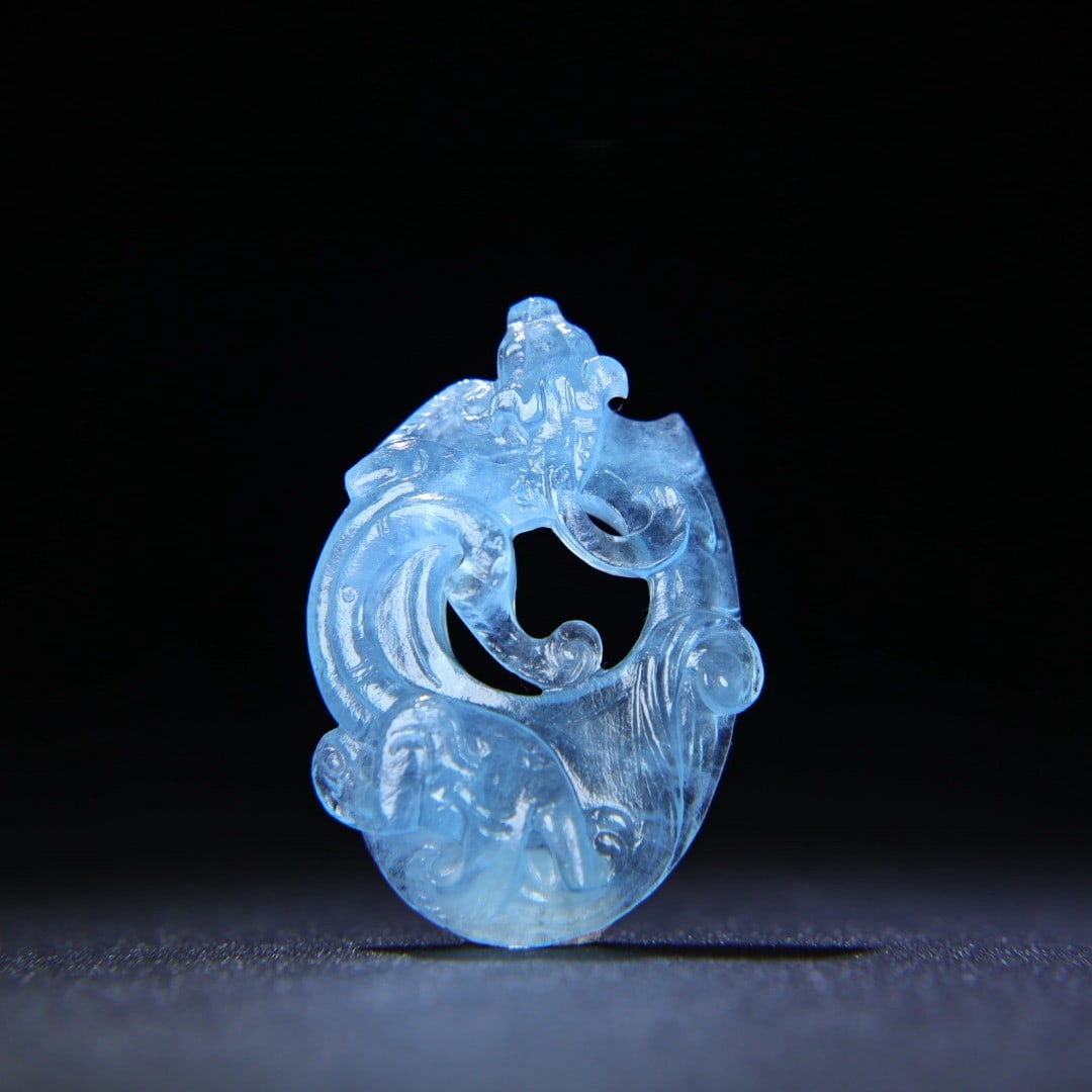 An Exquisite Aquamarine Dragon Pattern Pendant (1 of 9)