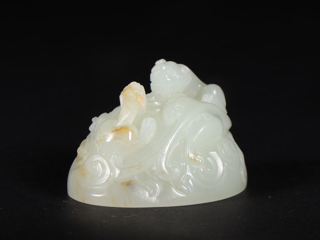 An Exquisite White Jade Dragon Pattern Ornament - 2