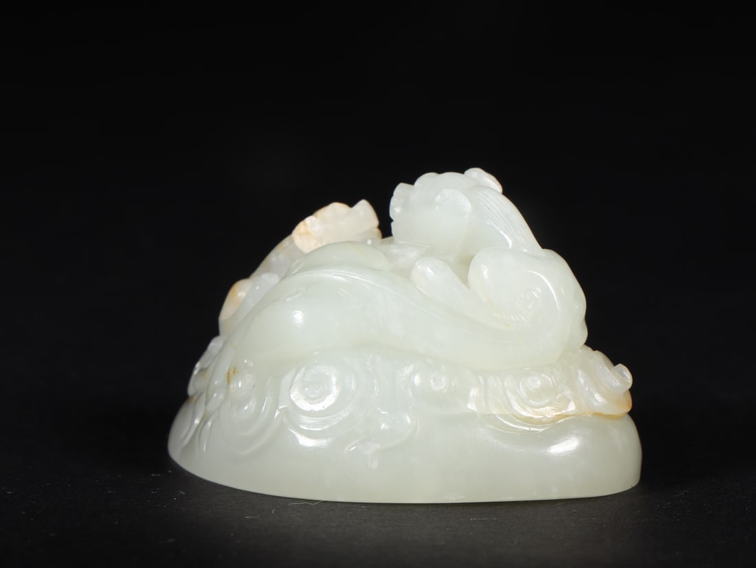 An Exquisite White Jade Dragon Pattern Ornament - 3
