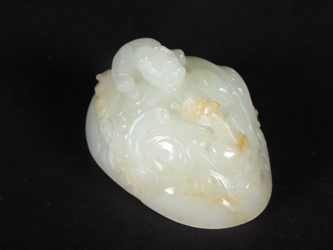 An Exquisite White Jade Dragon Pattern Ornament - 4