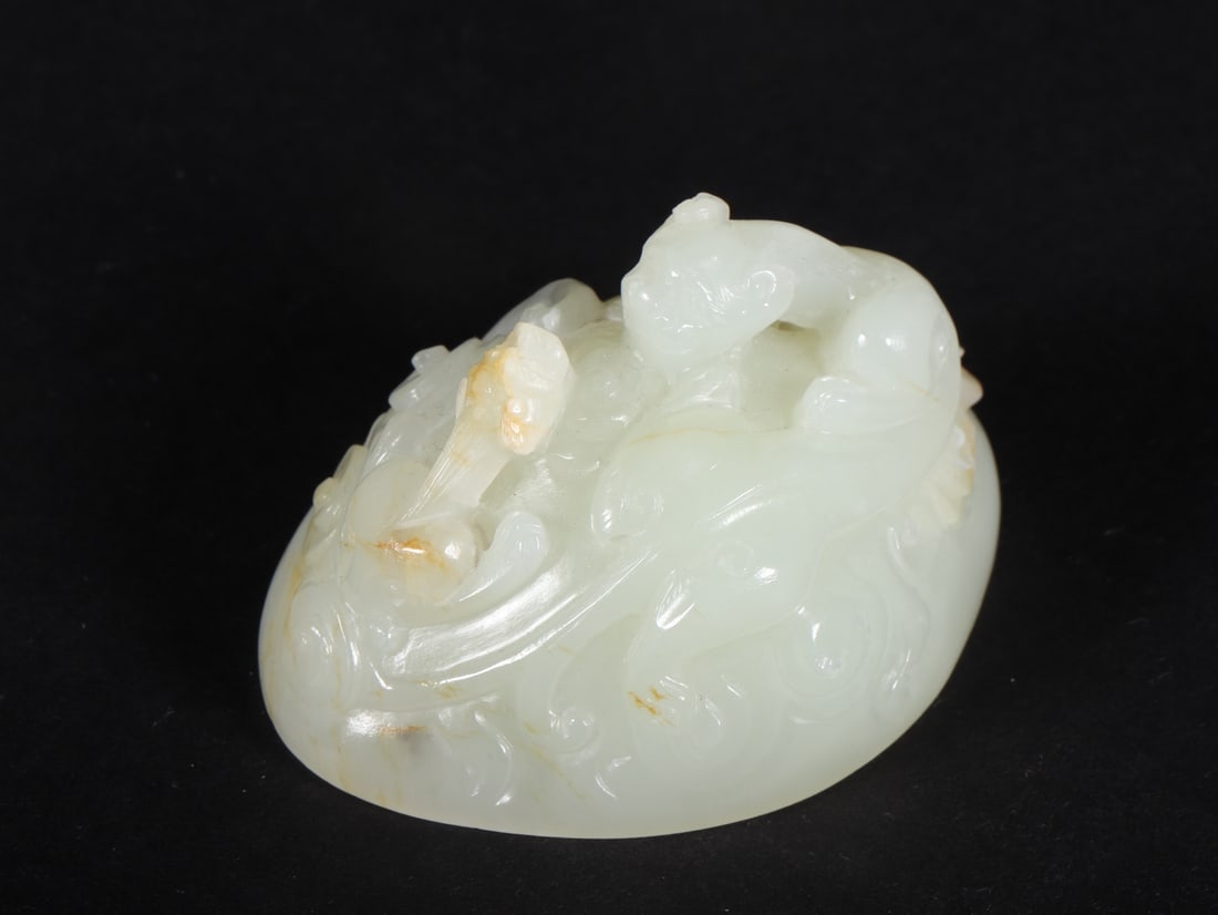 An Exquisite White Jade Dragon Pattern Ornament - 5