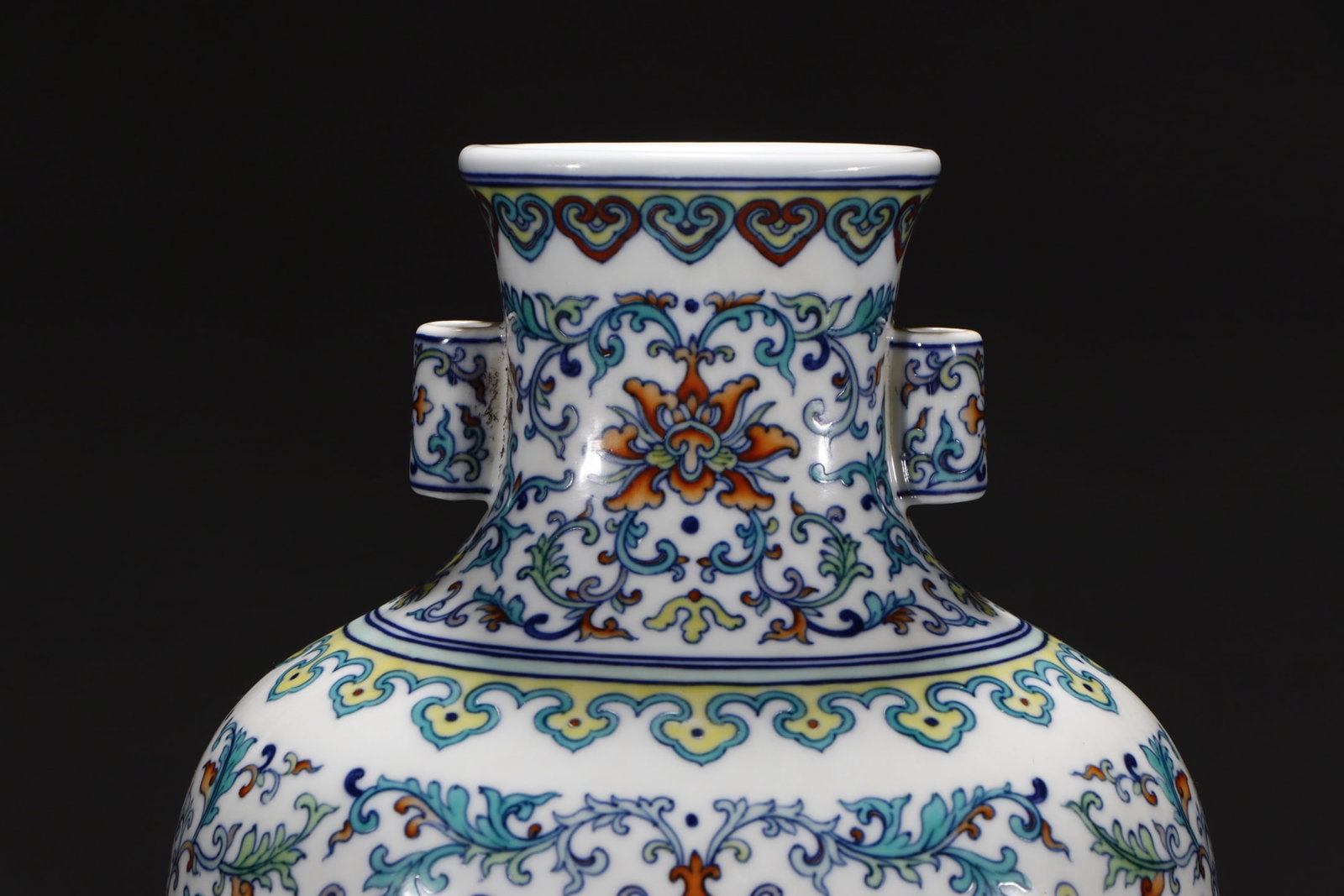 An Exquisite Doucai Lotus Pattern Dragon Pattern Double-Ears Vase - 2
