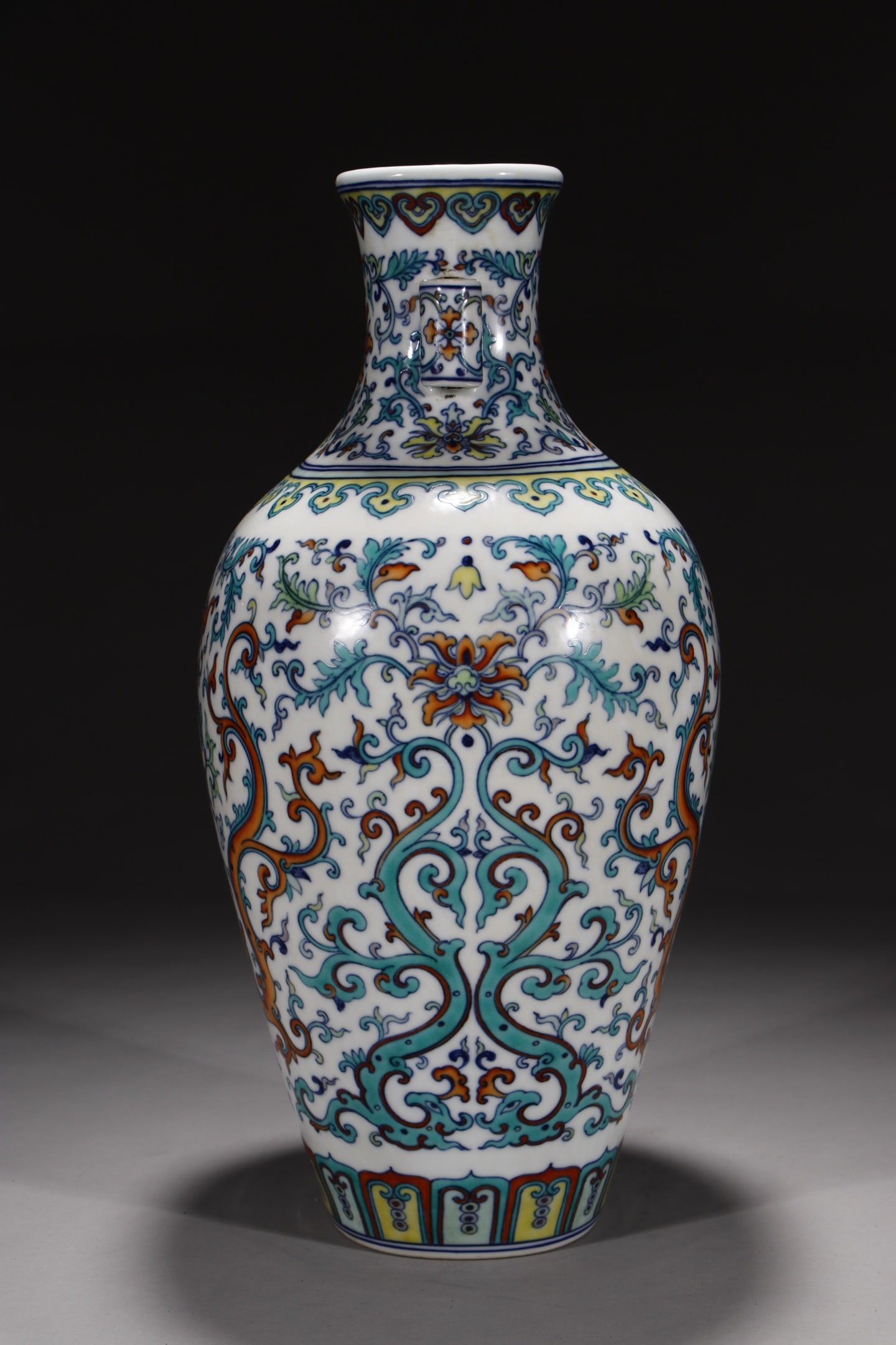 An Exquisite Doucai Lotus Pattern Dragon Pattern Double-Ears Vase - 6