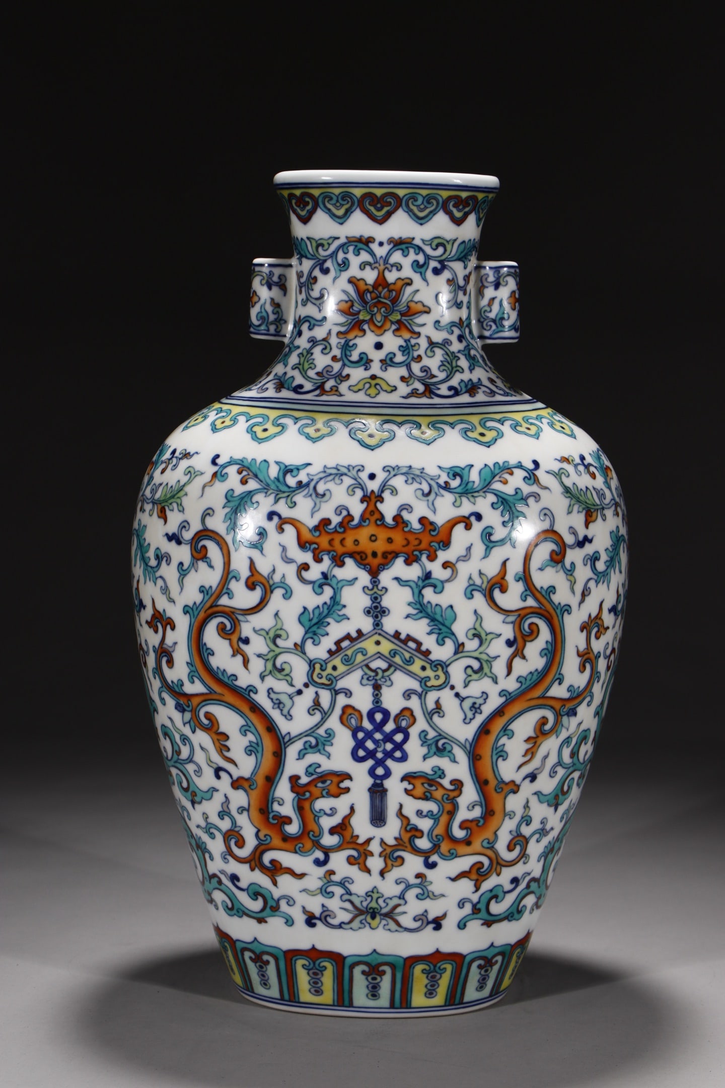 An Exquisite Doucai Lotus Pattern Dragon Pattern Double-Ears Vase - 7
