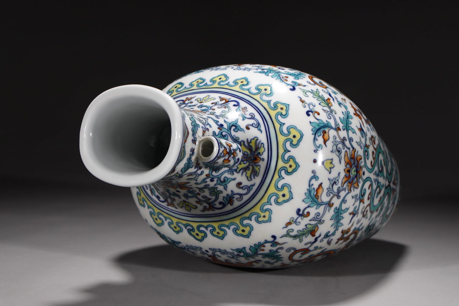 An Exquisite Doucai Lotus Pattern Dragon Pattern Double-Ears Vase - 8