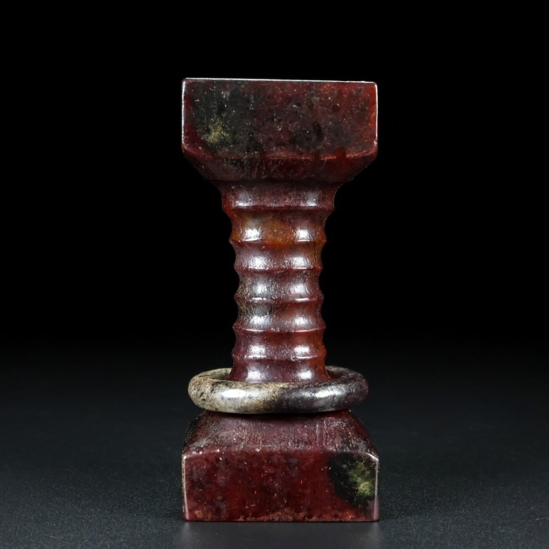 An Exquisite White Jade Seal: An Exquisite White Jade Seal Han Dynasty, China Size:4.2inx1.8inx1.8in Weight:346g白玉印章 中国汉代 Size:10.7cmx4.5cmx4.6cm Weight:346g