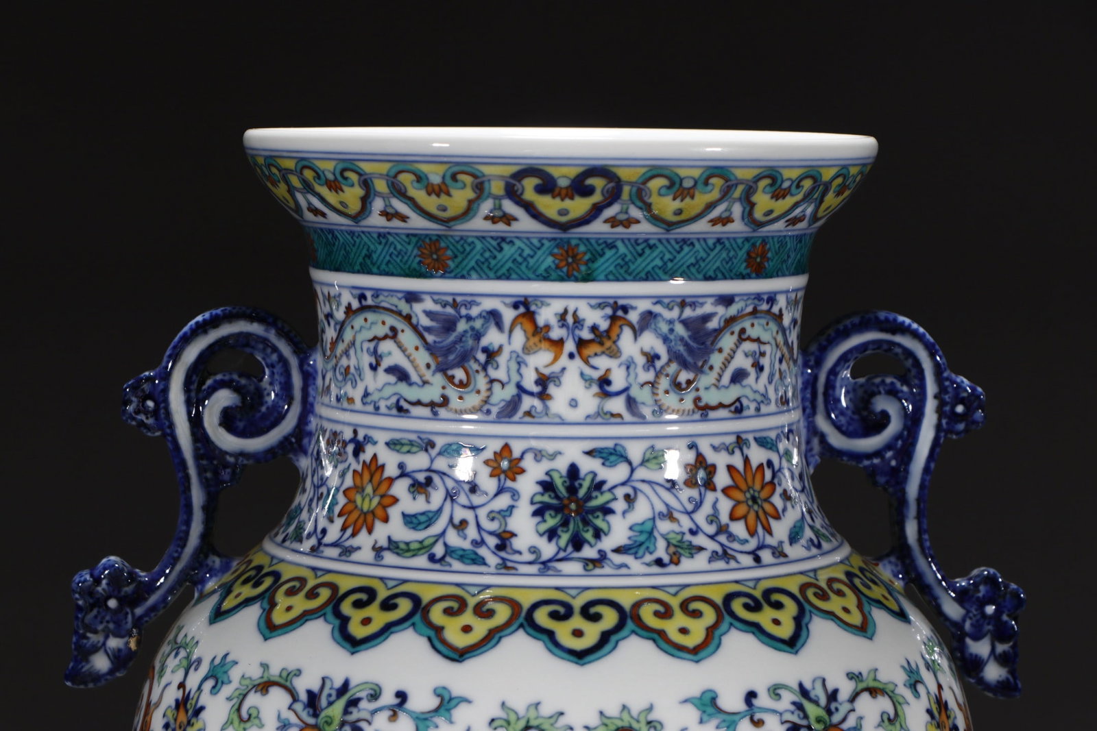 An Exquisite Doucai Lotus Pattern Dragon Pattern Double-Ears Vase - 2