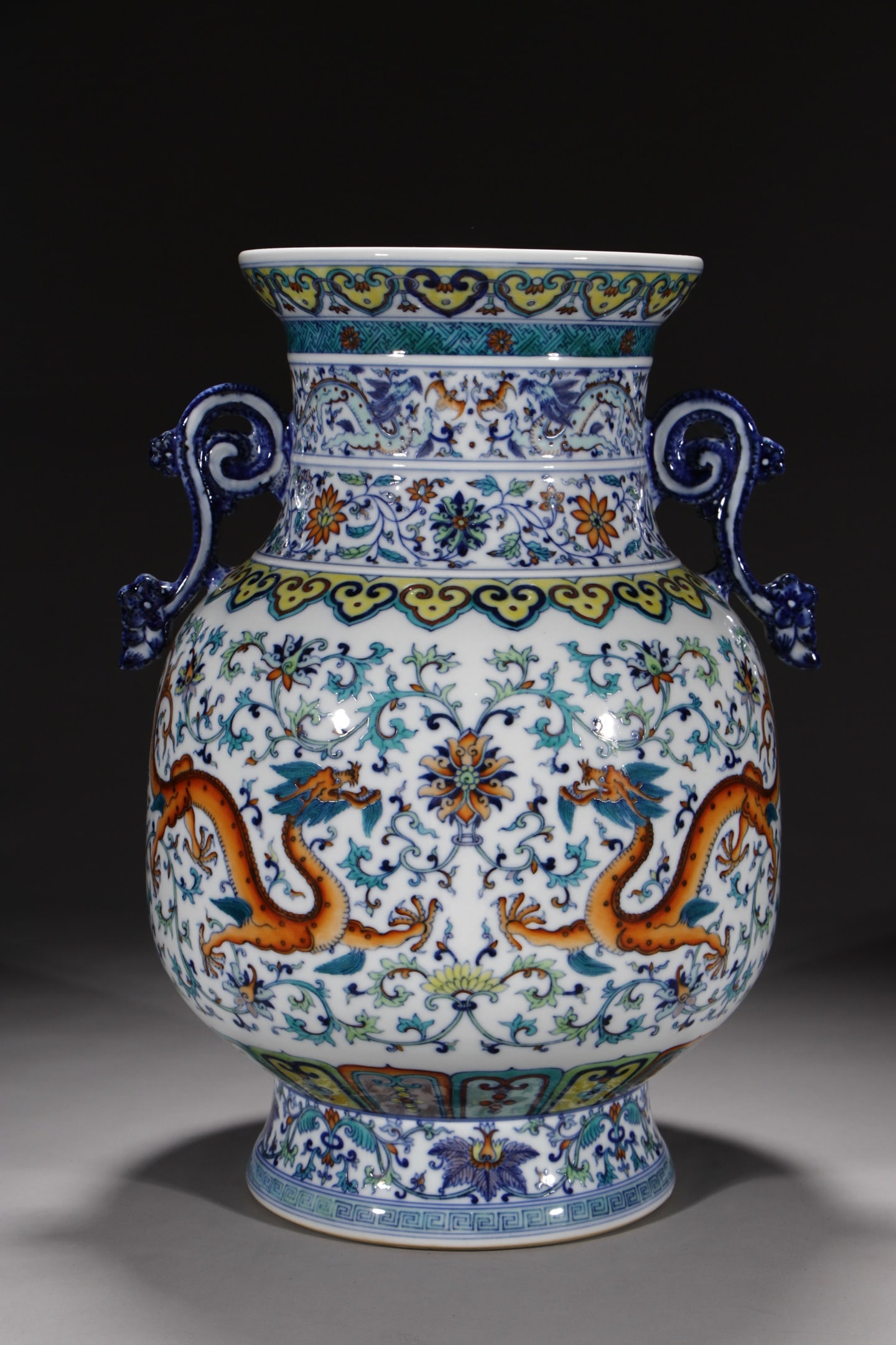 An Exquisite Doucai Lotus Pattern Dragon Pattern Double-Ears Vase - 7