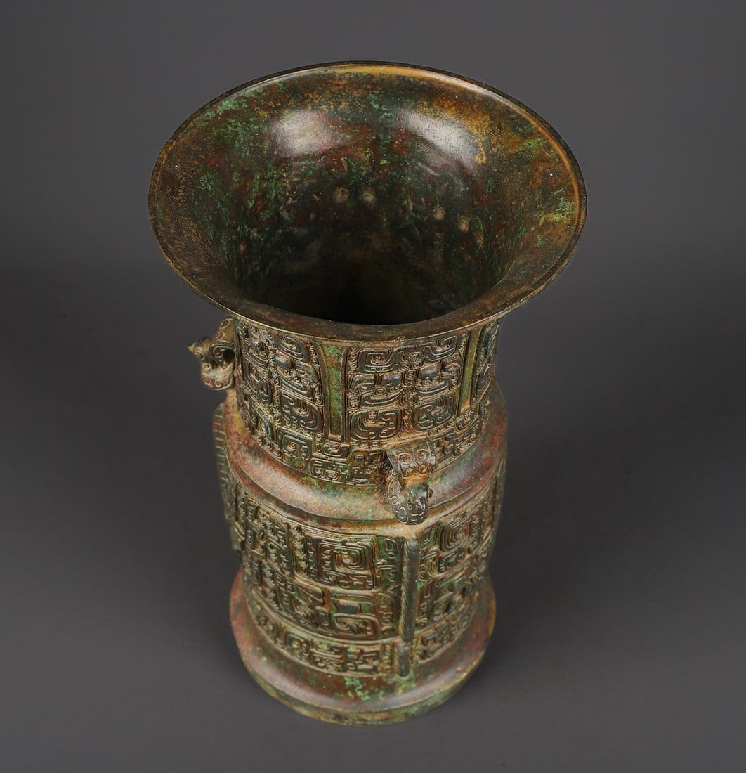 An Exquisite Bronze Beast-Face Pattern Vase - 7